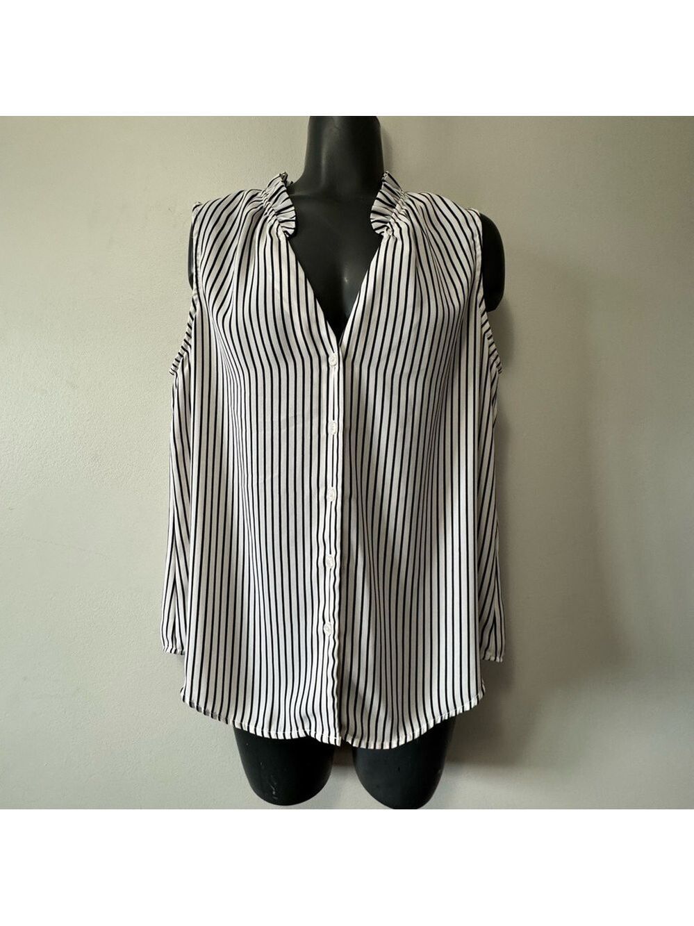 Banana Republic Factory Black and White Cut-Out Blouse